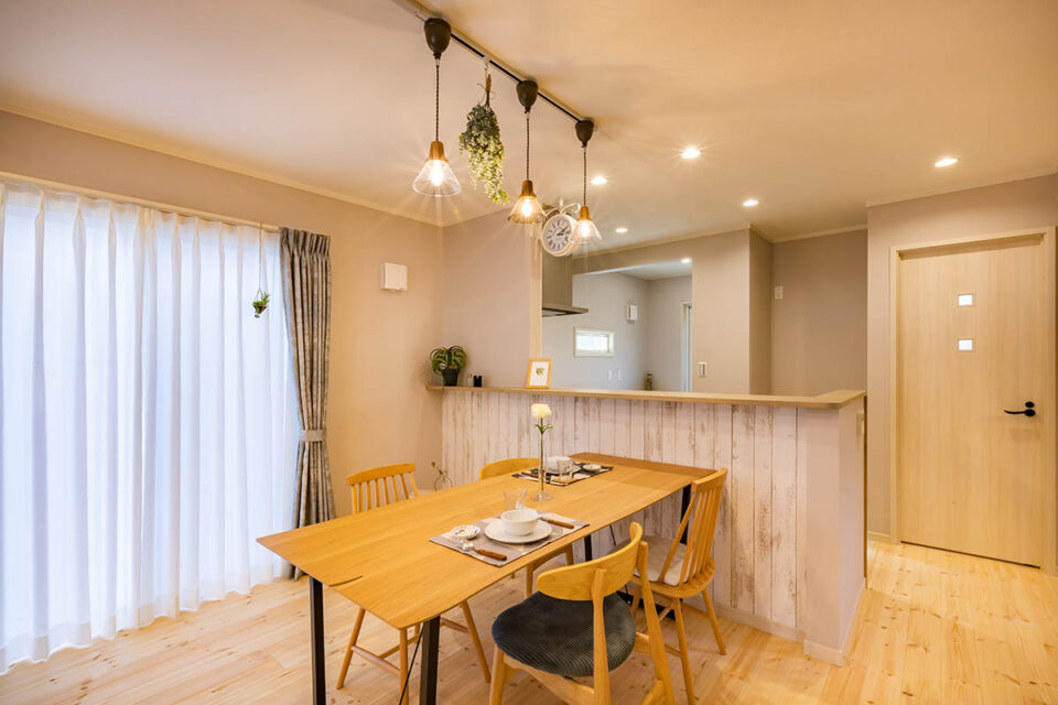 季節の光が心地よい家