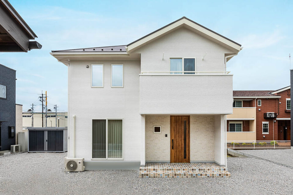 温もりのあるスタイリッシュな家